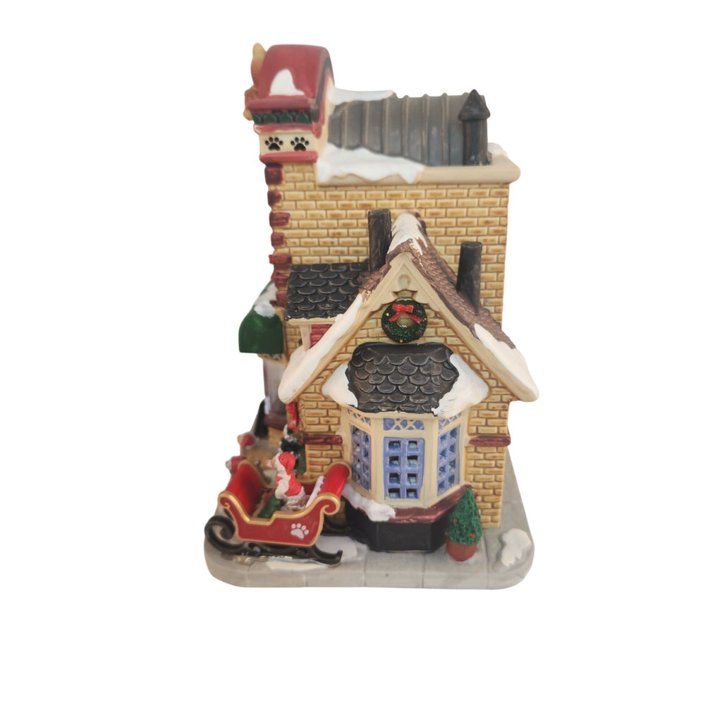 Lemax 2022 Wags Motel & Doggy Daycare, Lighted Porcelain Caddington Village