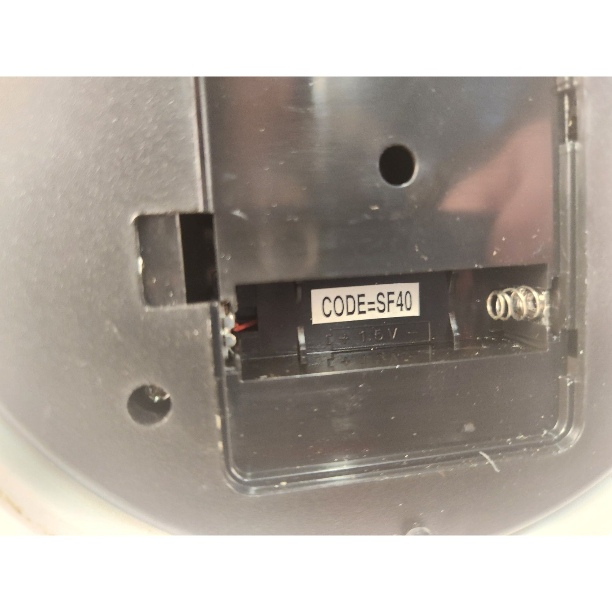 Disney Winnie The Pooh Piglet Glass Dome Revolving Bees Clock Floral Details