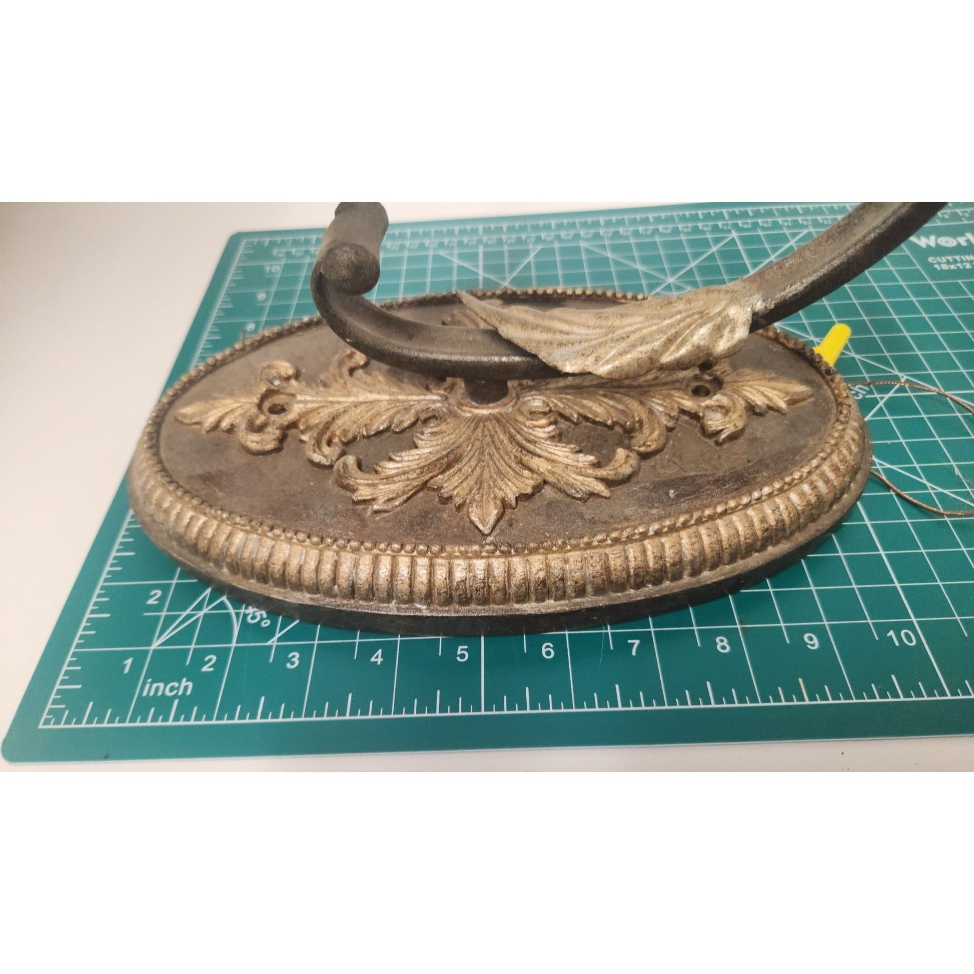 Vintage Progress Lighting Wall Sconce, Acanthus Leaf Cast Metal Light, Antique Bronze Tone