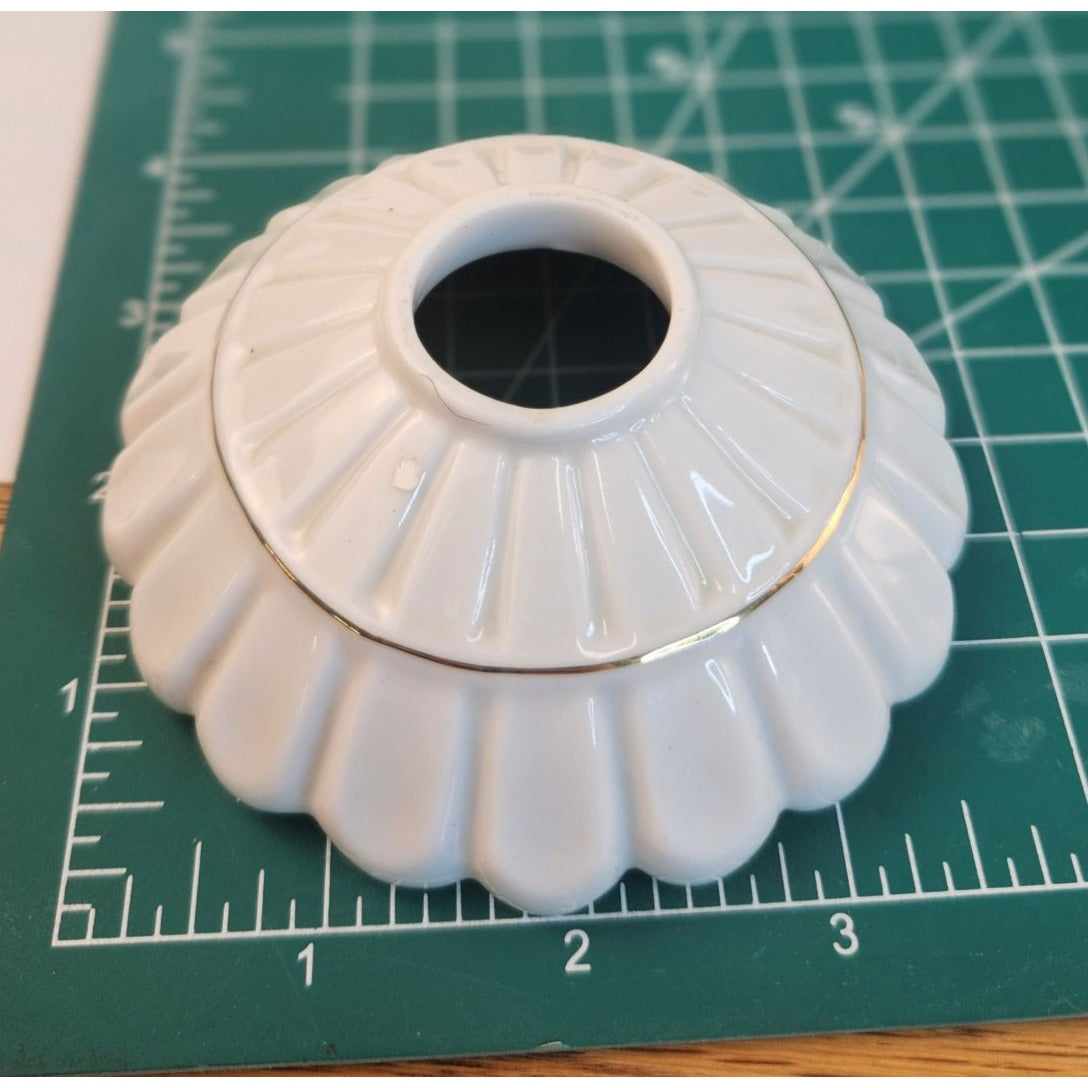 Vintage 2-Tier UL Chandelier 10-Light Ceramic & Metal Scalloped Design 26" H 22" W