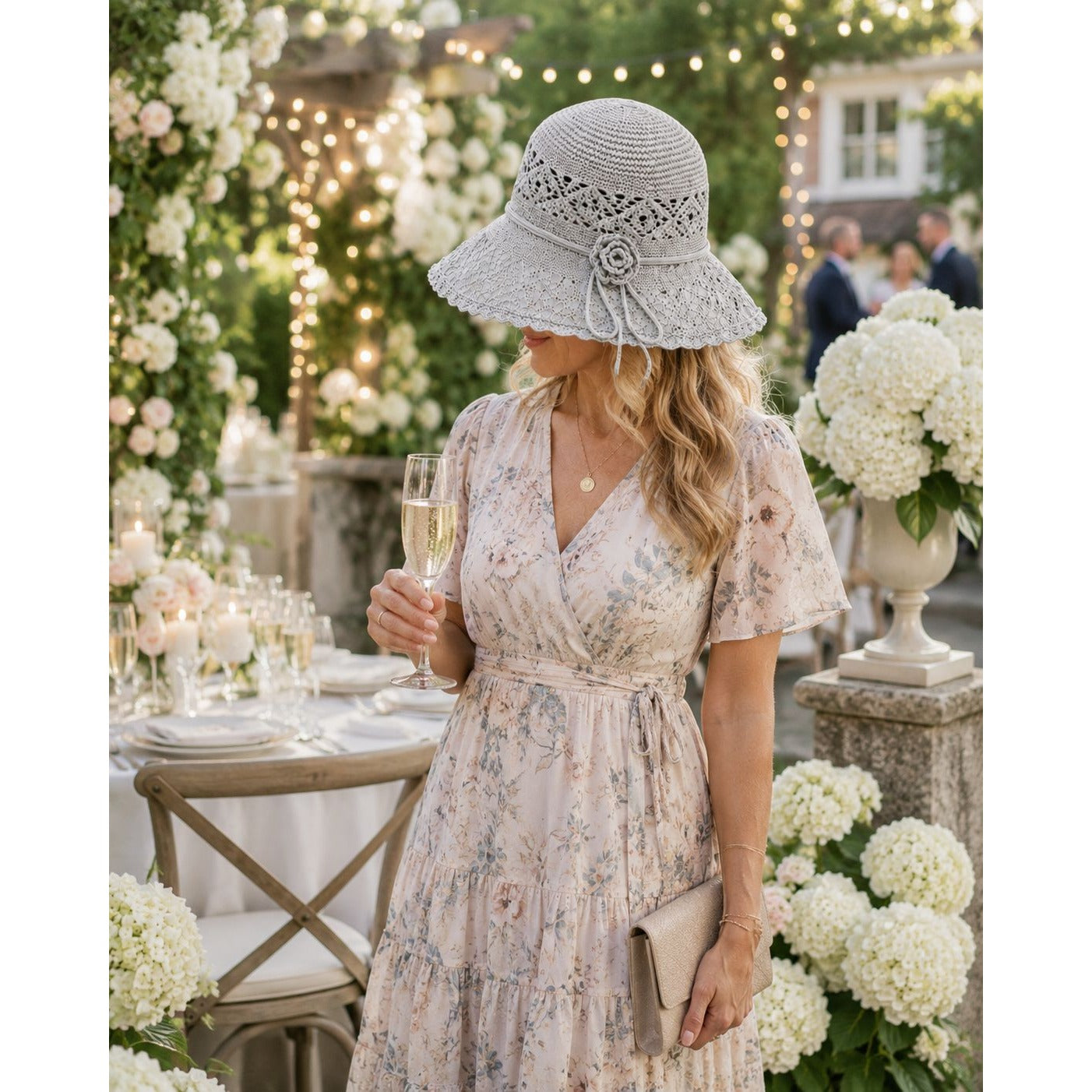 Light Gray Wide Brim Sun Hat Foldable Travel Beach Hat Adjustable Chin Strap Garden Resort Hat
