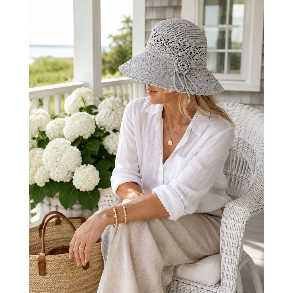 Light Gray Wide Brim Sun Hat Foldable Travel Beach Hat Adjustable Chin Strap Garden Resort Hat