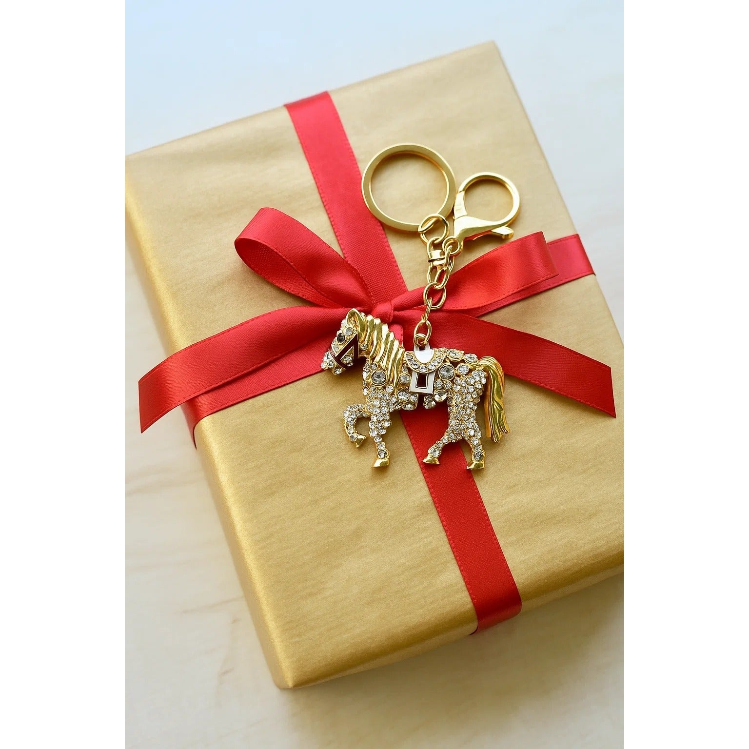Horse rhinestone keychain 2.5x2 inches, compact and lightweight