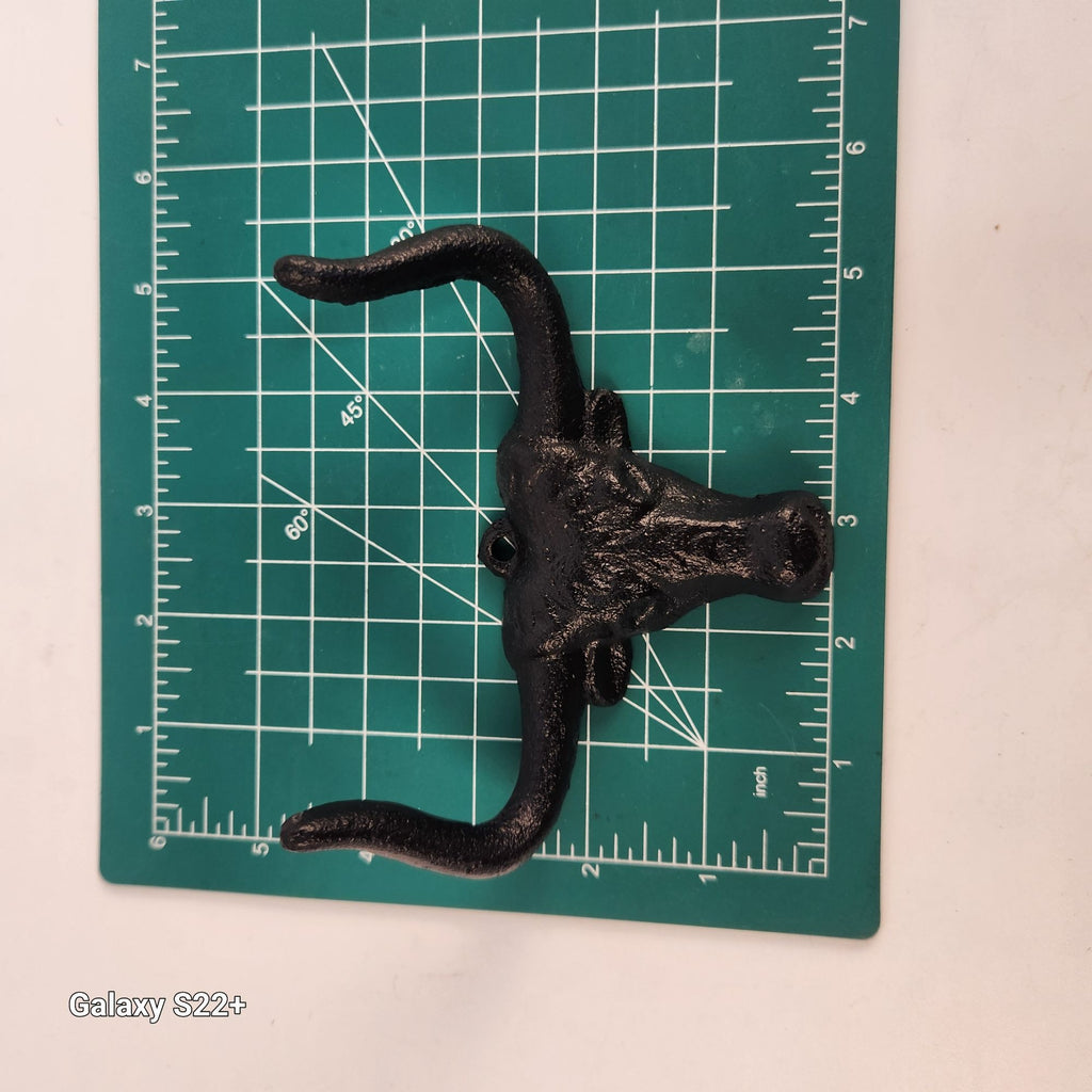 Cast Iron Bull Head Shaped Hat Holder Wall Coat Hook With Rustic Black Finish Decorative Hanger For Western Ranch Or Country Themes